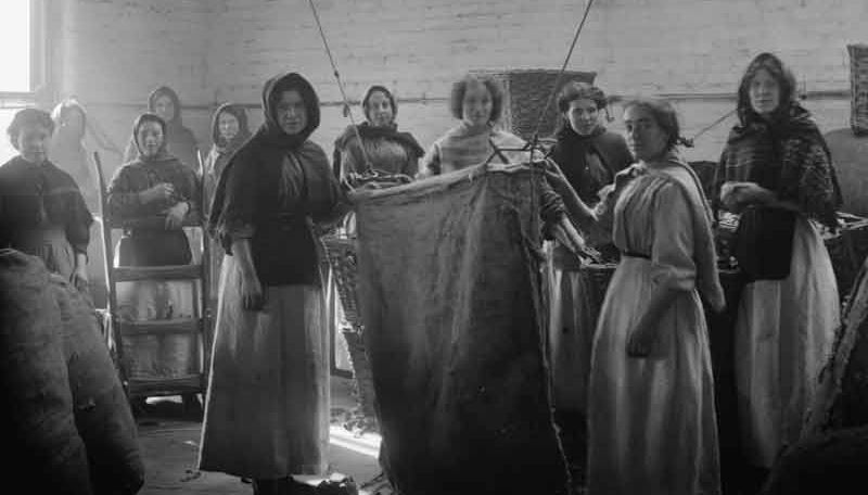 women workers woollen mill